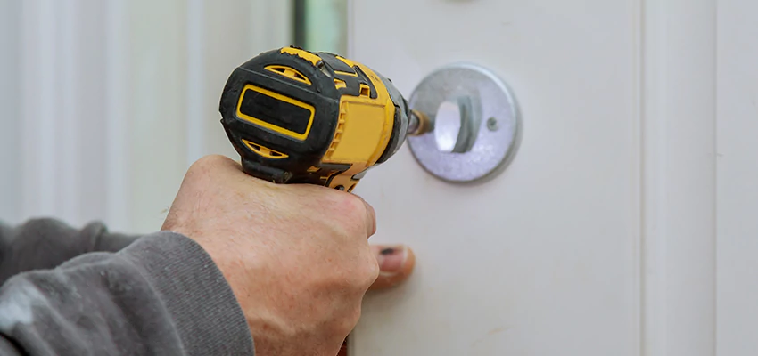 Street Locksmith For Smart Lock Repair in Kingsburg, CA