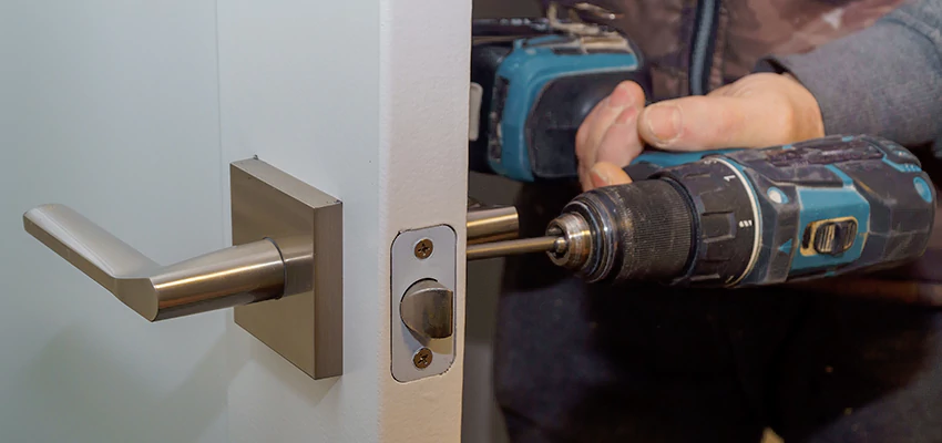 Broken Door Handle Lock Repair in Kingsburg, California